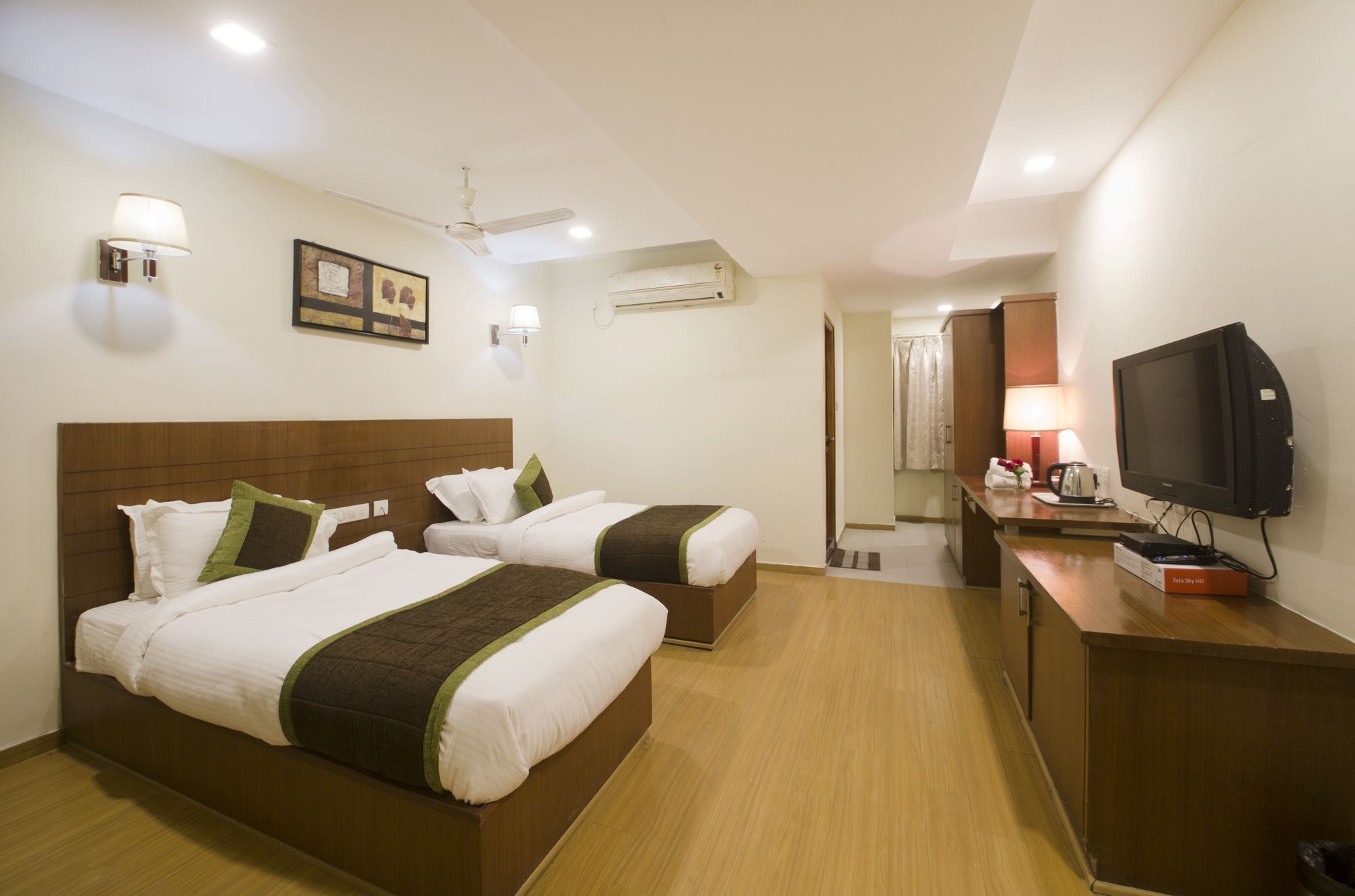 Rainbow Park Kondapur Hitech Hotel 3*