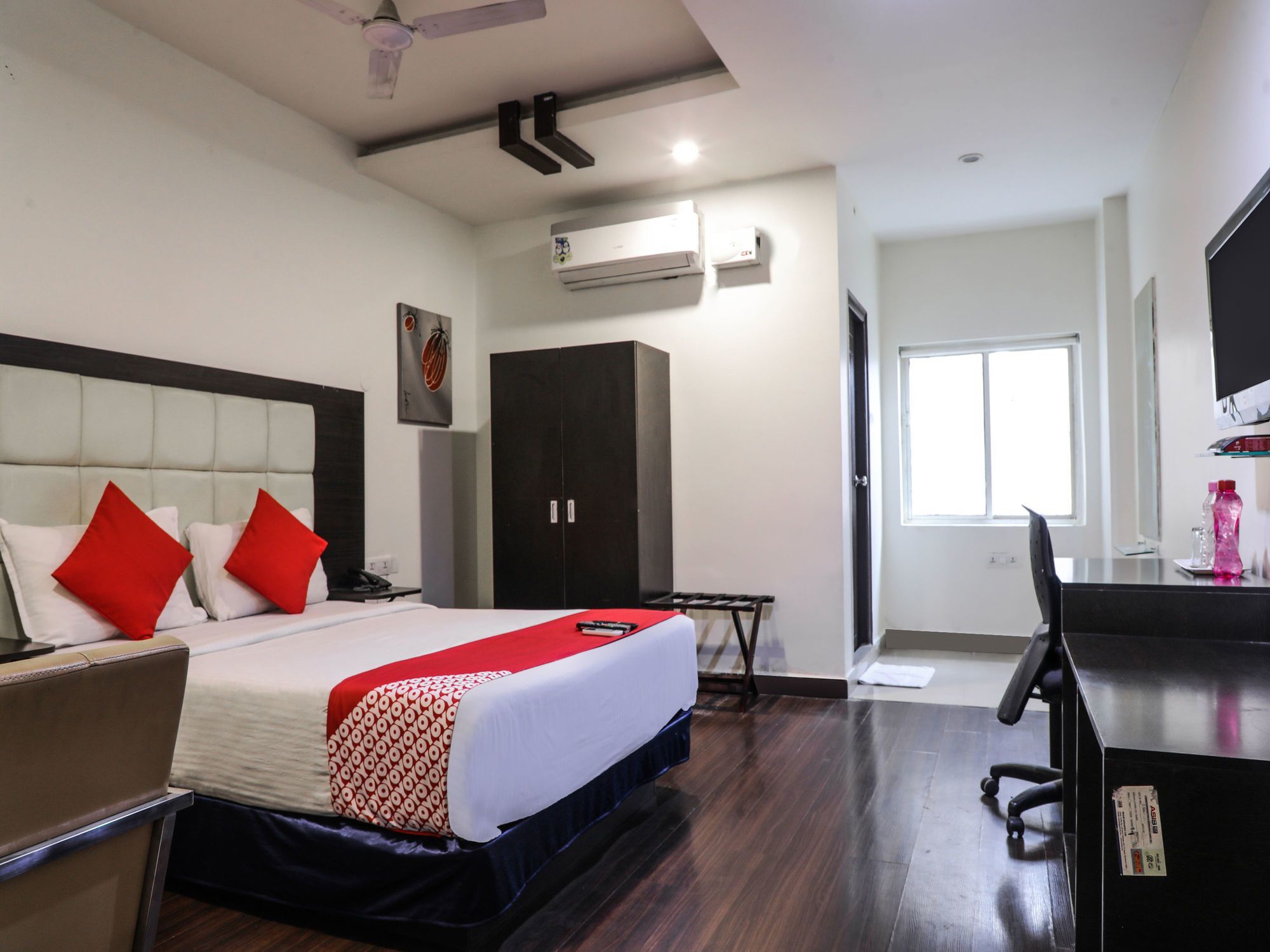 Hotel Fabhotel V Hitech