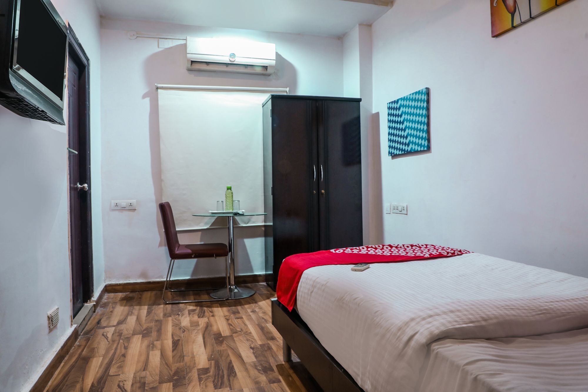 Hotel Fabhotel V Hitech 3*