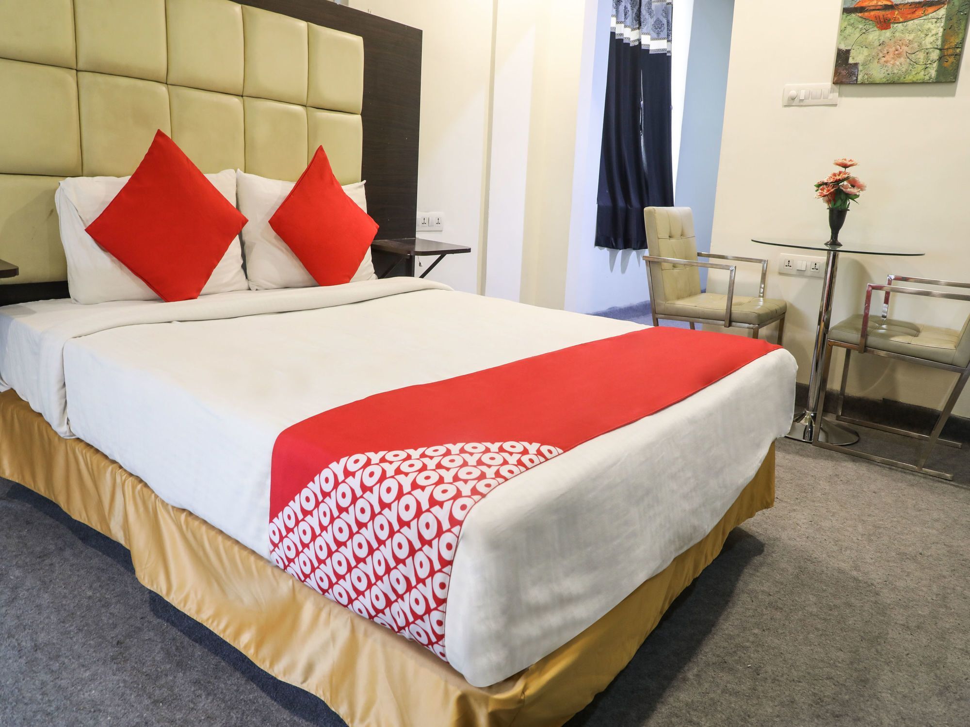 Hotel Fabhotel V Hitech