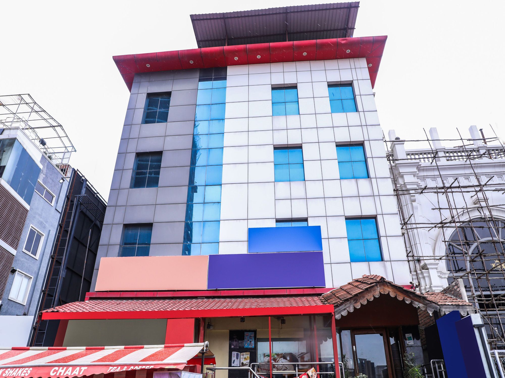 Hotel Fabhotel V Hitech 3*