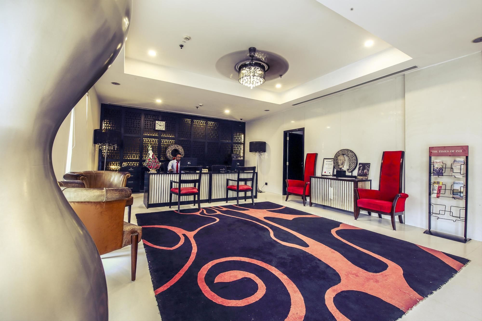 Ebony Boutique 3*
