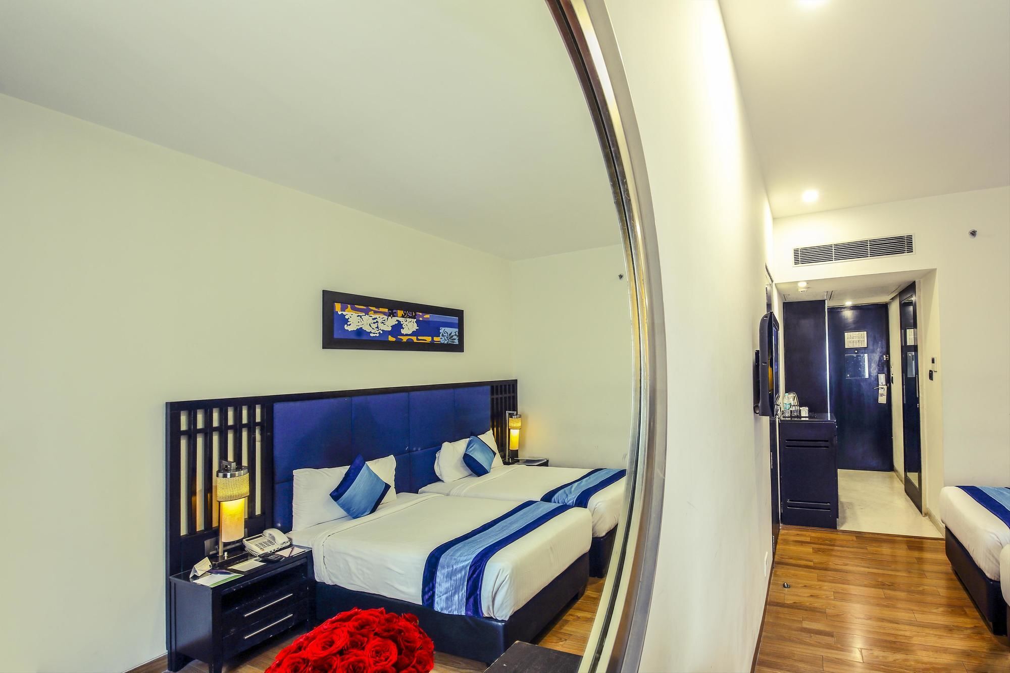 Ebony Boutique 3*