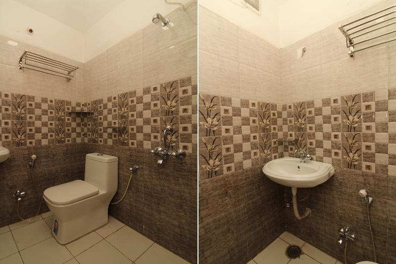 Hotel Oyo 37499 Saba Service Hyderabad