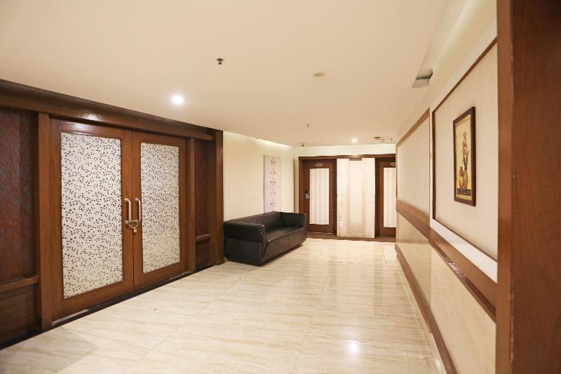 Hotel Capital O Surabhi Elite Near Miraj Cinemas - Shalini Shivani Hyderabad