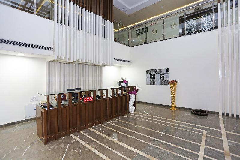 Capital O Surabhi Elite Near Miraj Cinemas - Shalini Shivani Hotel