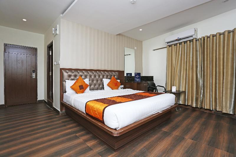 Capital O Surabhi Elite Near Miraj Cinemas - Shalini Shivani 3* Hyderabad