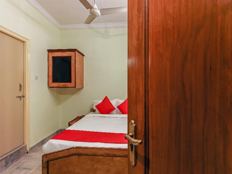 Oyo Flagship 23191 Raj Madan Ameerpet Hyderabad