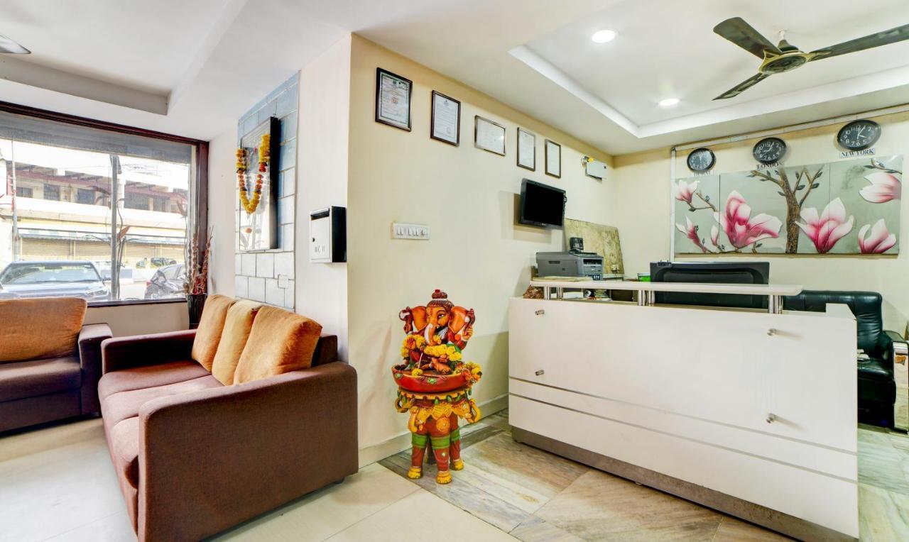 Collection O 5072 Padmini Hotel