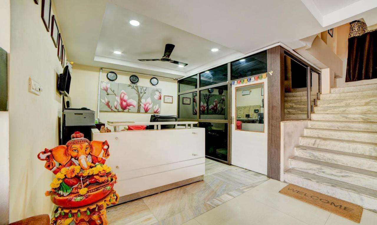Hotel Collection O 5072 Padmini 3*