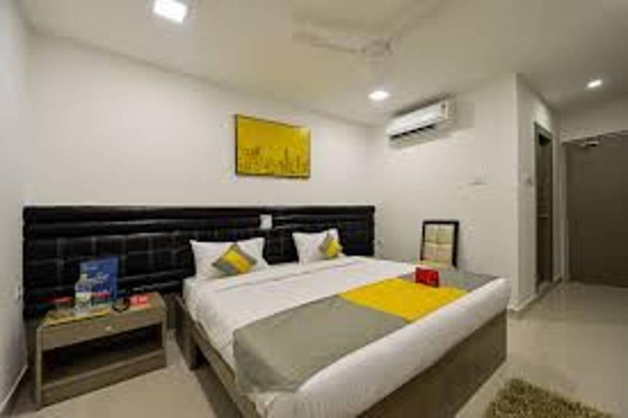 Cosy With Private Bath And Work Desk *