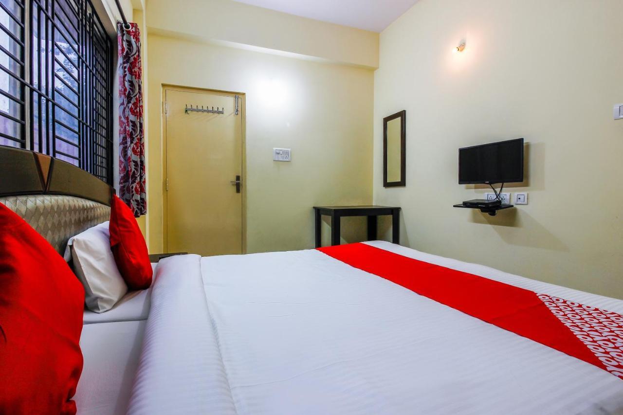 Oyo 65476 Durga Homes