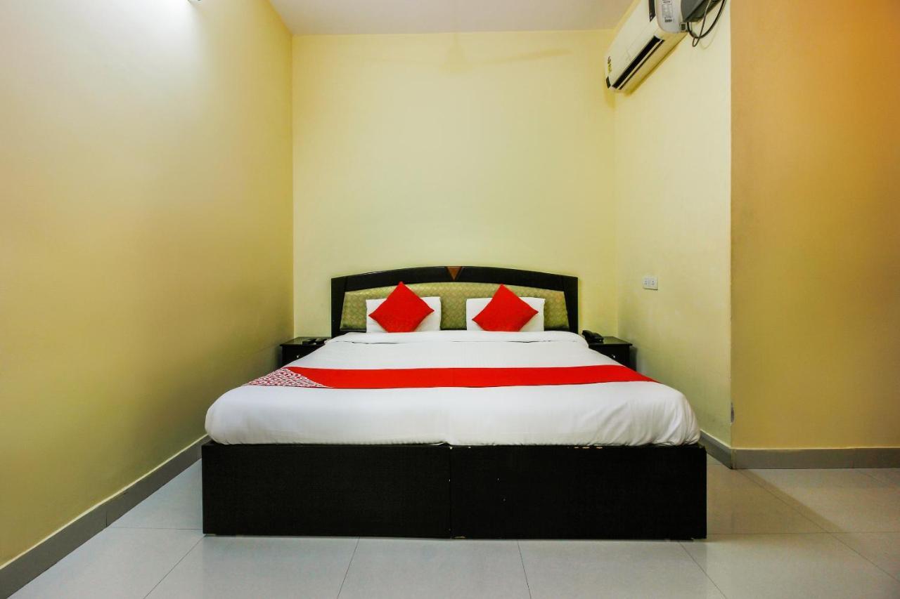Oyo 65476 Durga Homes Hotel