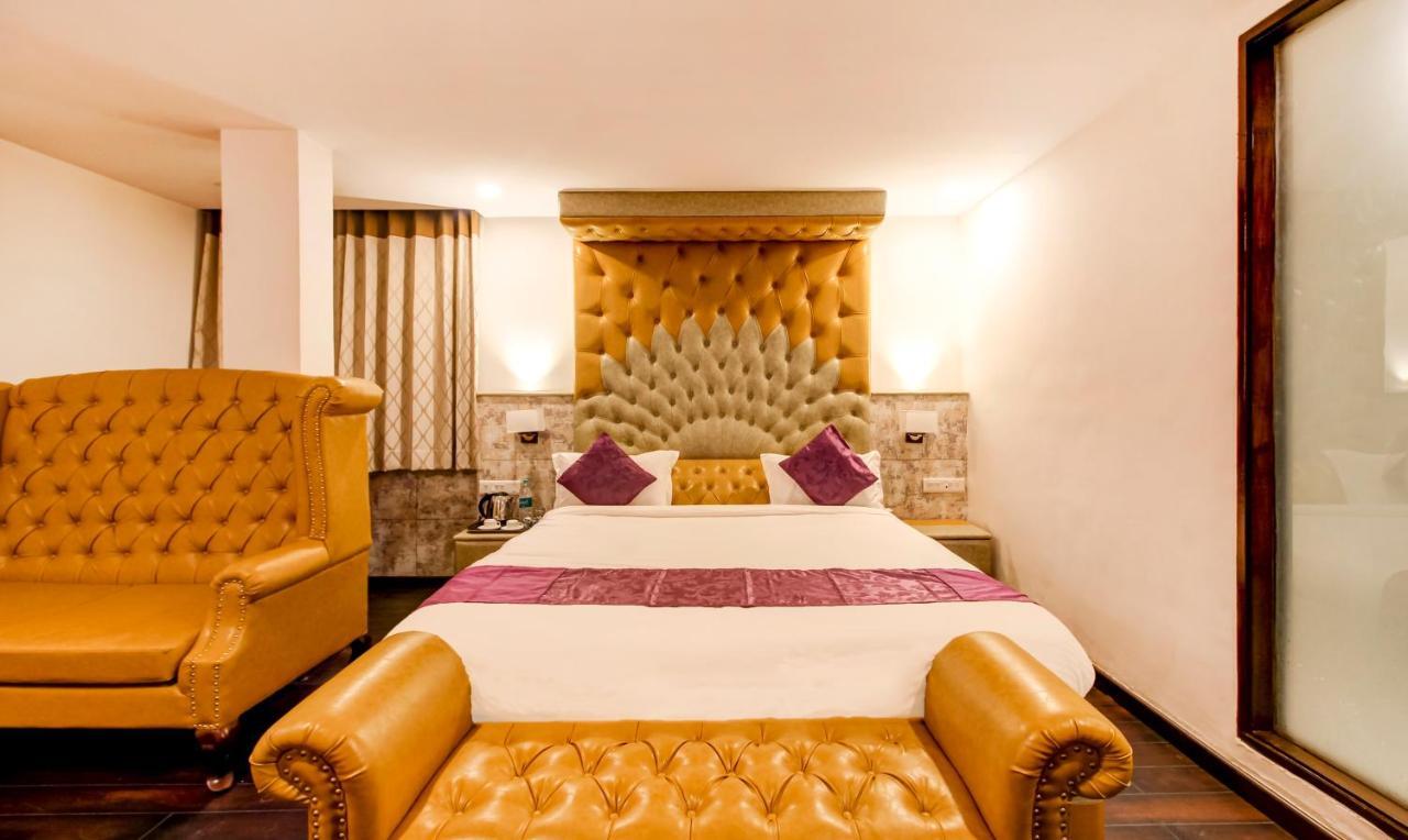 Treebo Tryst F One Park Front Hotel Hyderabad