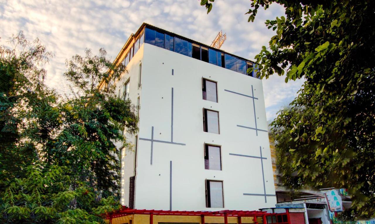 Hotel Treebo Tryst F One Park Front 3*