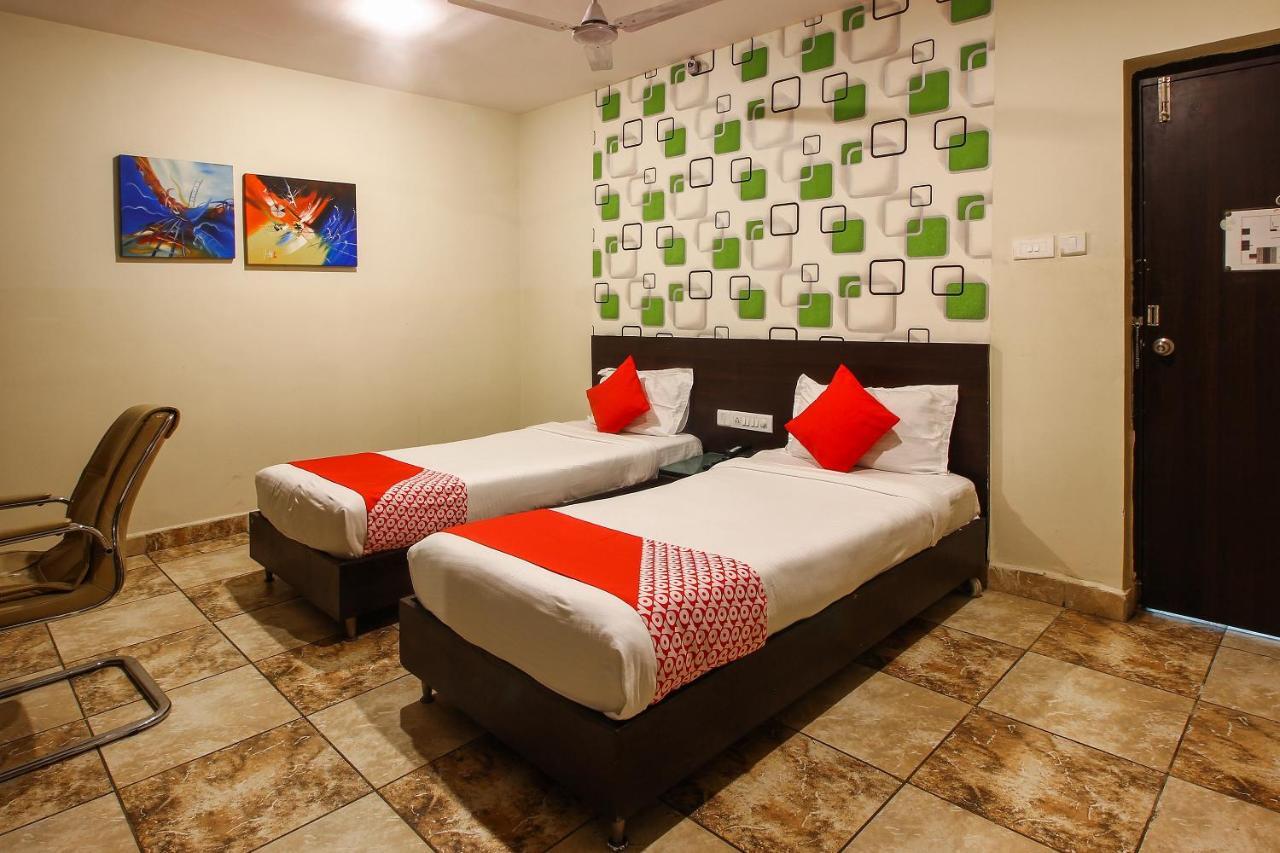 Hotel Vaccinated Staff - Capital O 18592 M Hyderabad