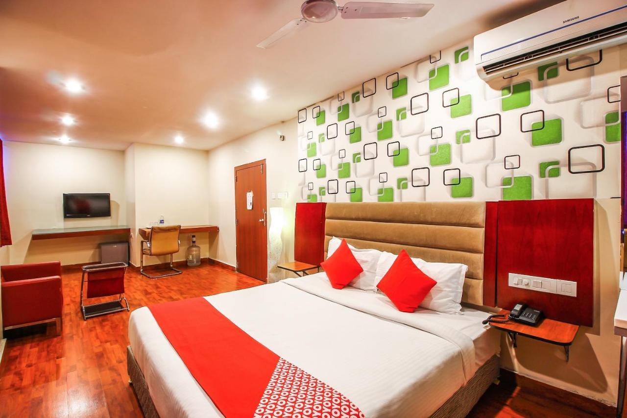 Hotel Vaccinated Staff - Capital O 18592 M Hyderabad