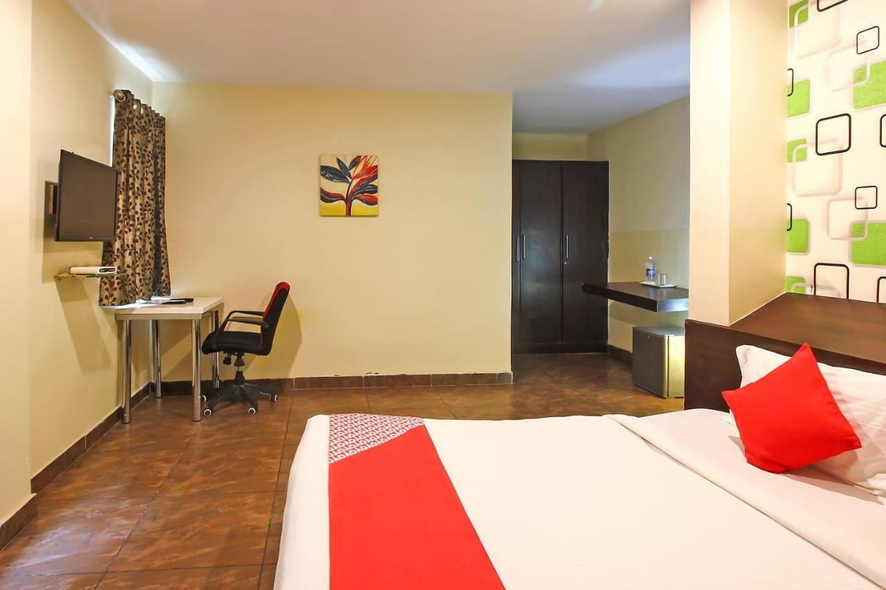 Hotel Vaccinated Staff - Capital O 18592 M