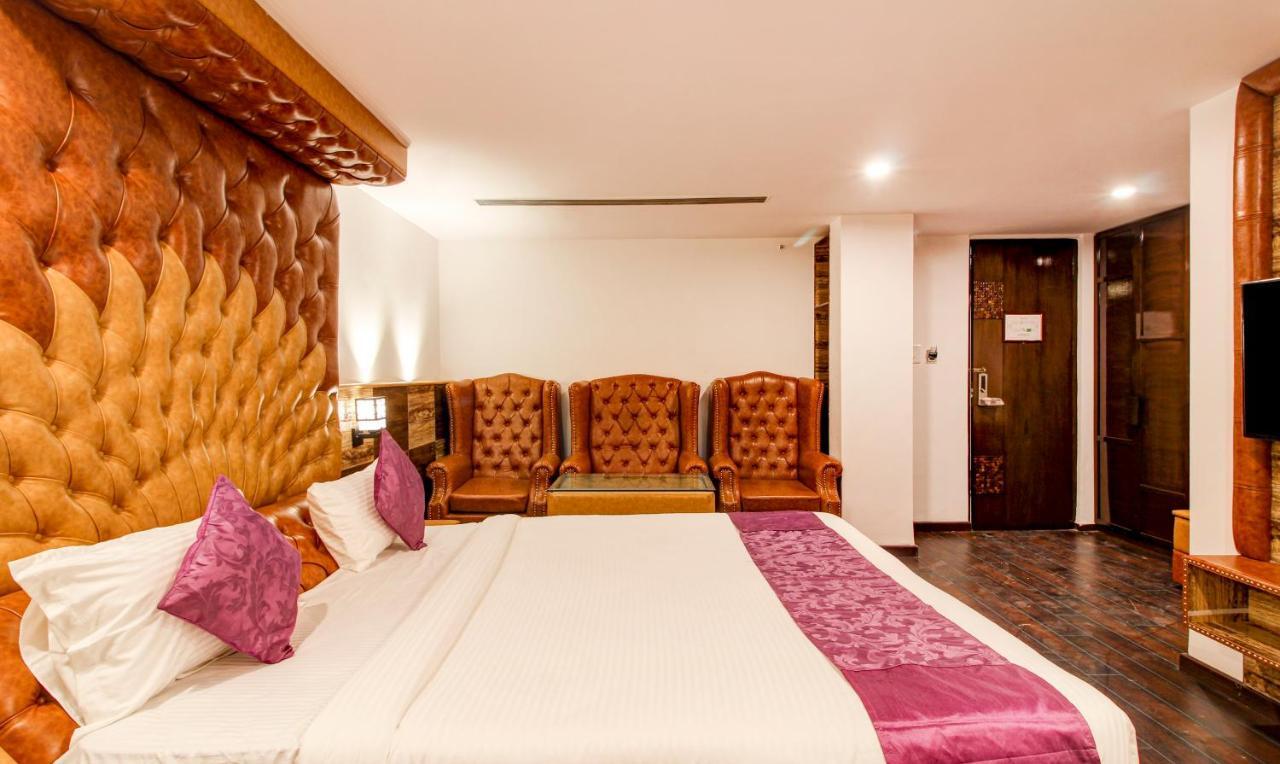 Treebo Tryst F One Park Front Hyderabad