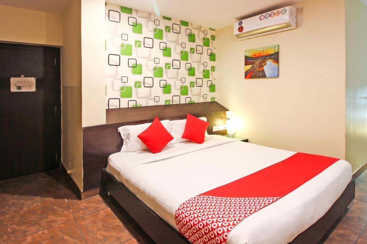 Hotel Vaccinated Staff - Capital O 18592 M Hyderabad