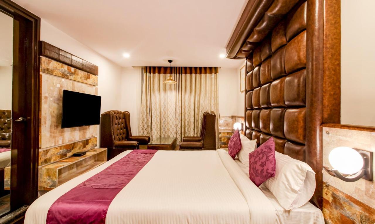 Hotel Treebo Tryst F One Park Front 3*