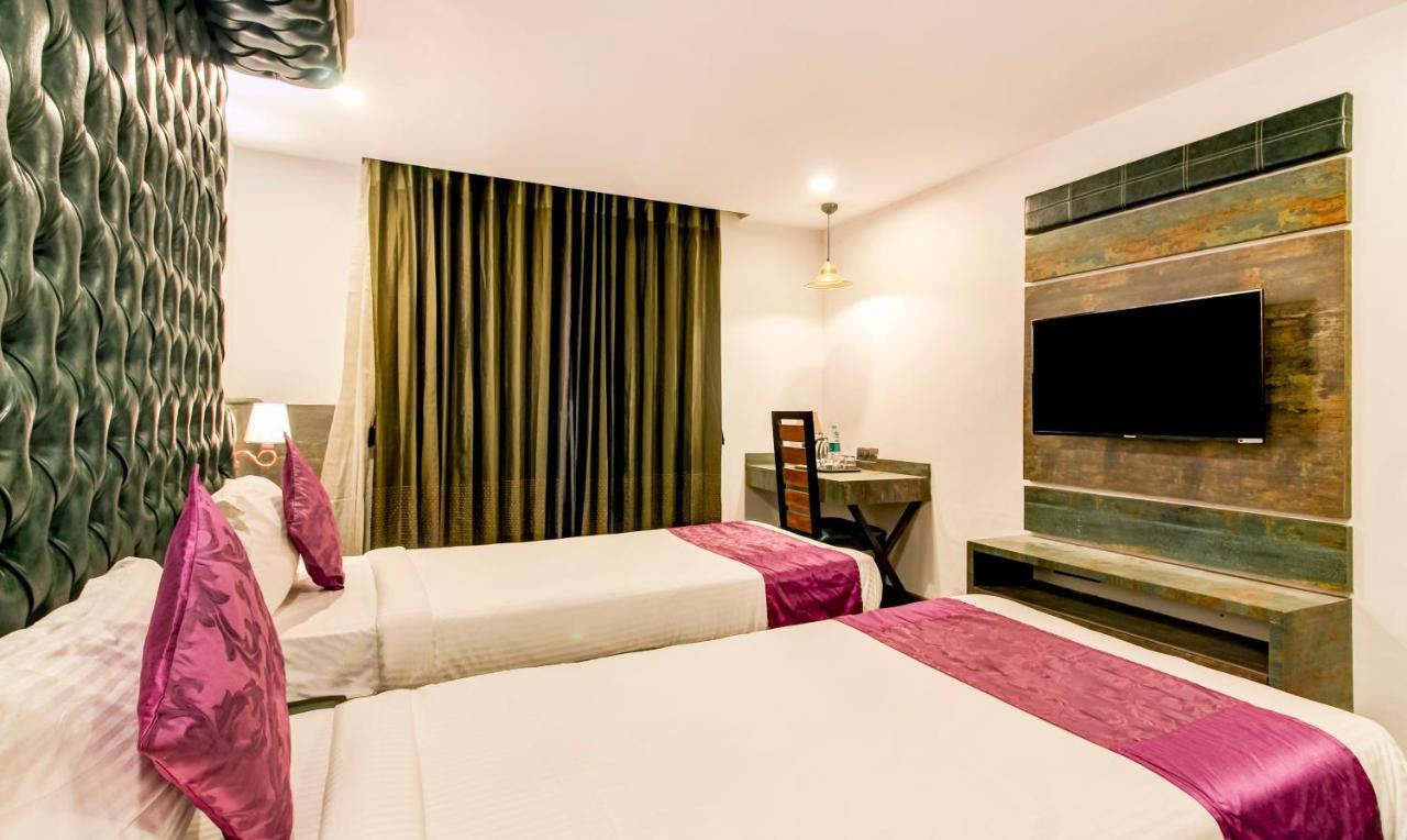 Hotel Treebo Tryst F One Park Front Hyderabad