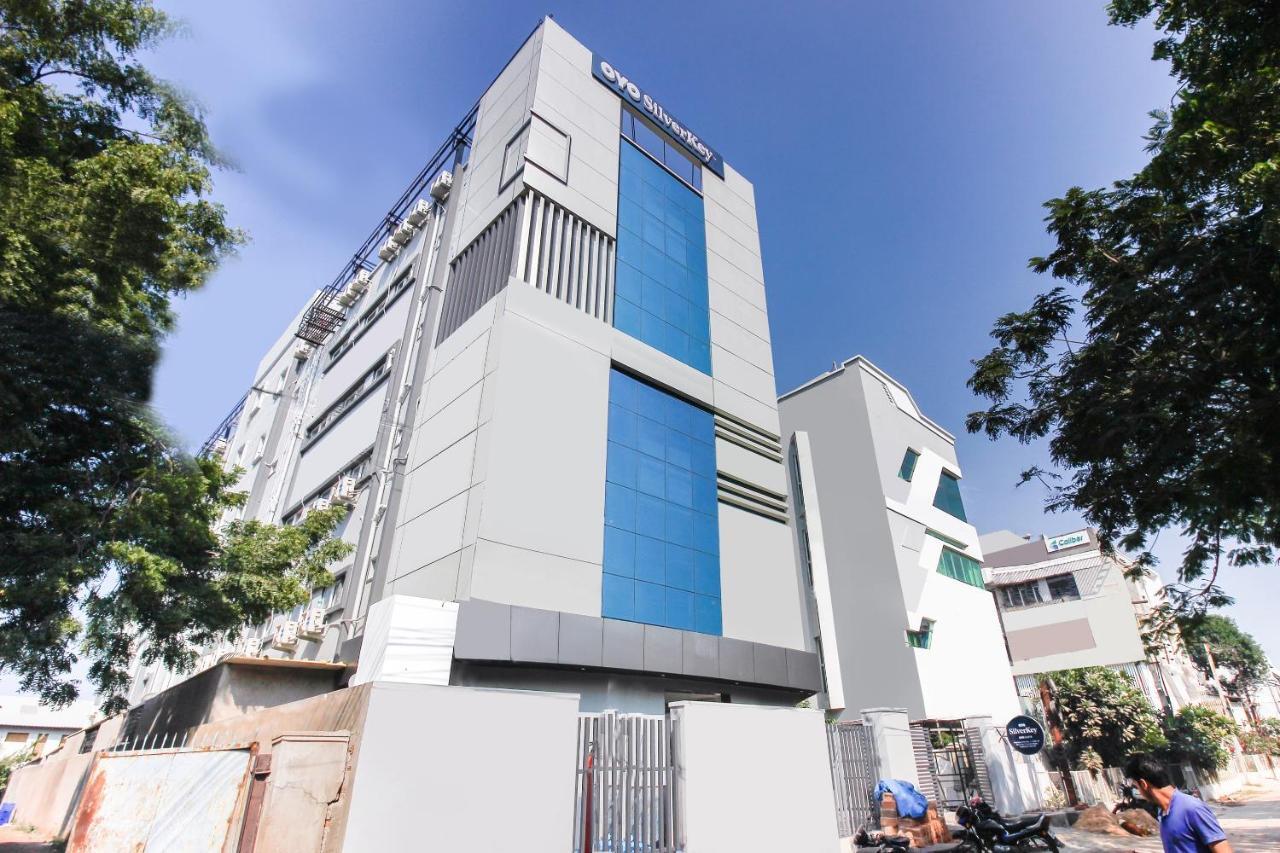 Oyo Silverkey 62075 Sanath Nagar Hotel