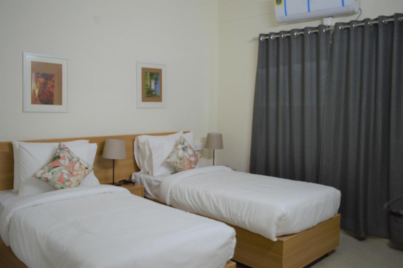 Boston Living Hotel 3*