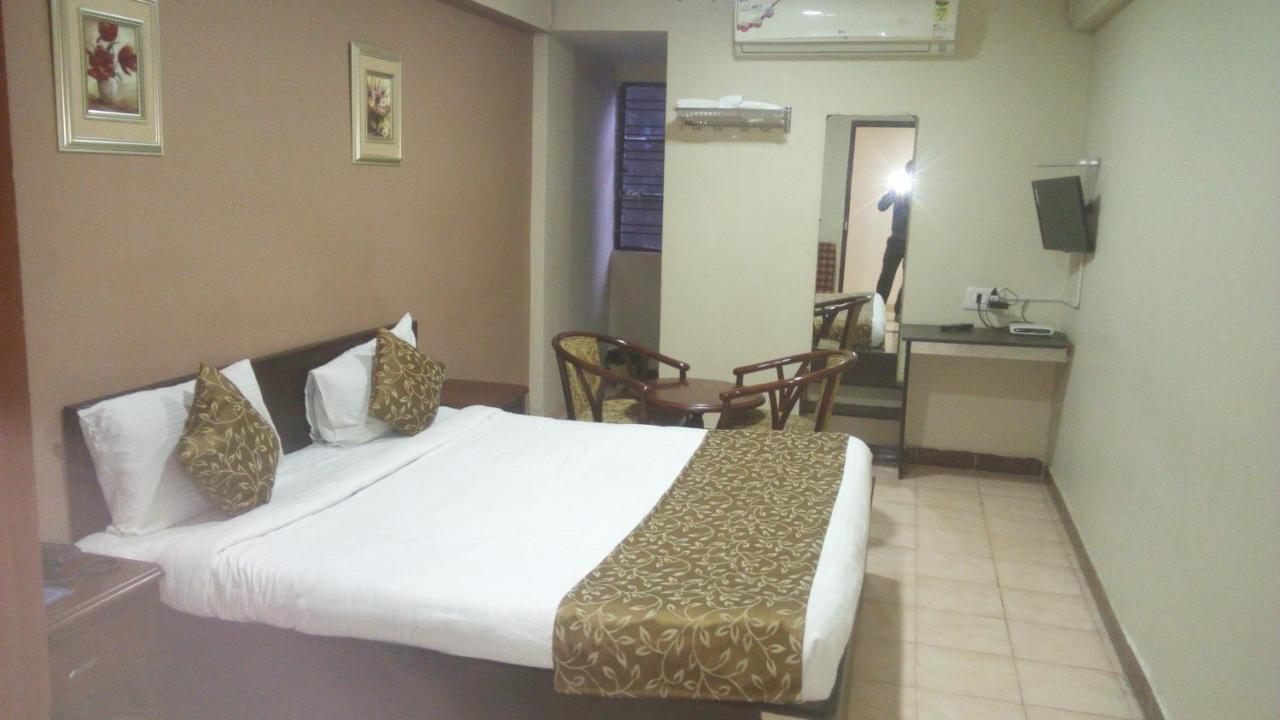 Collection O 5072 Padmini 3* Hyderabad