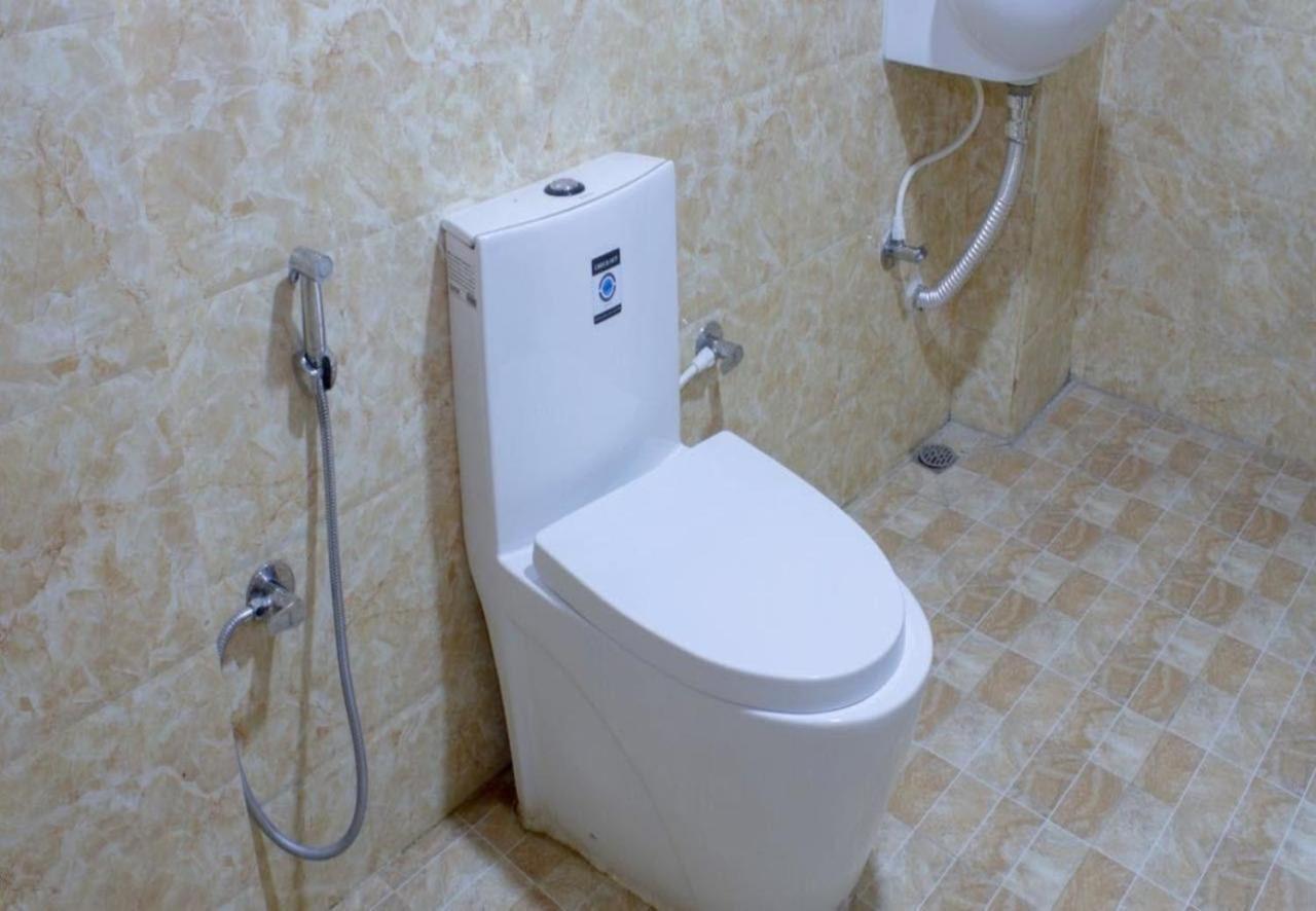 Hotel Collection O 5072 Padmini Hyderabad