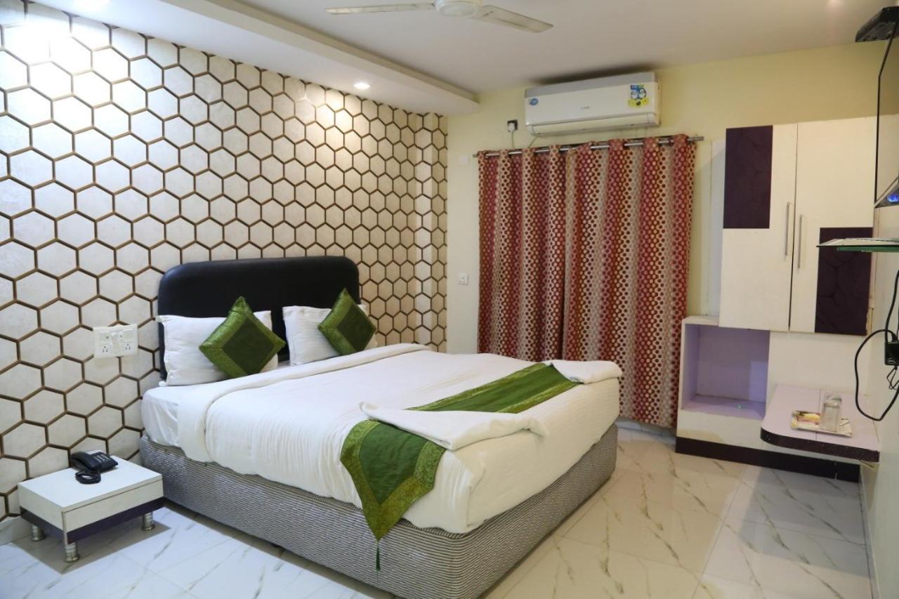 Sri Mayuri Hotel 2*