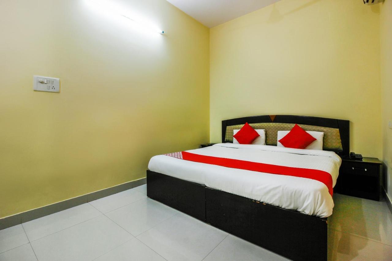Oyo 65476 Durga Homes 3*