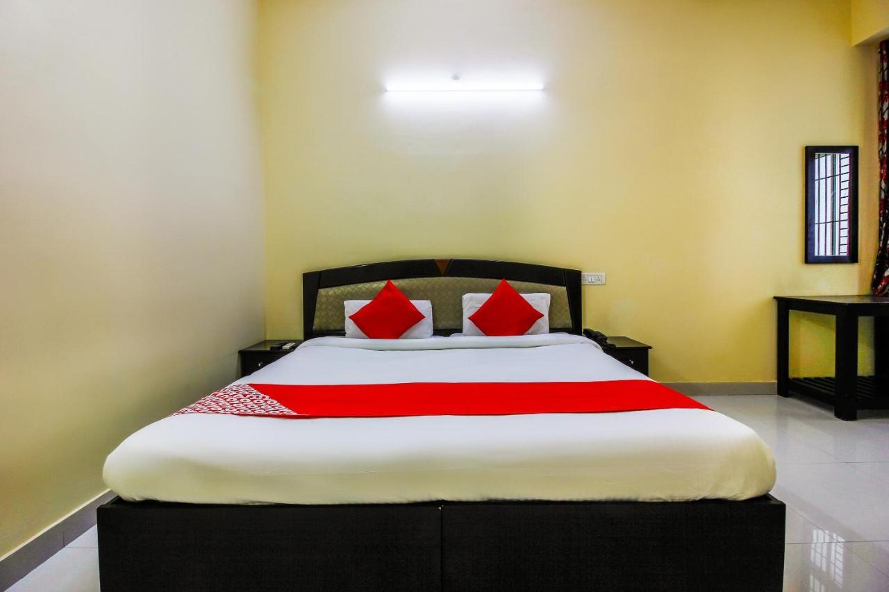 Oyo 65476 Durga Homes Hotel 3*