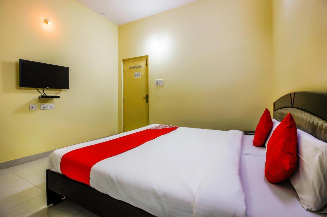 Oyo 65476 Durga Homes Hotel
