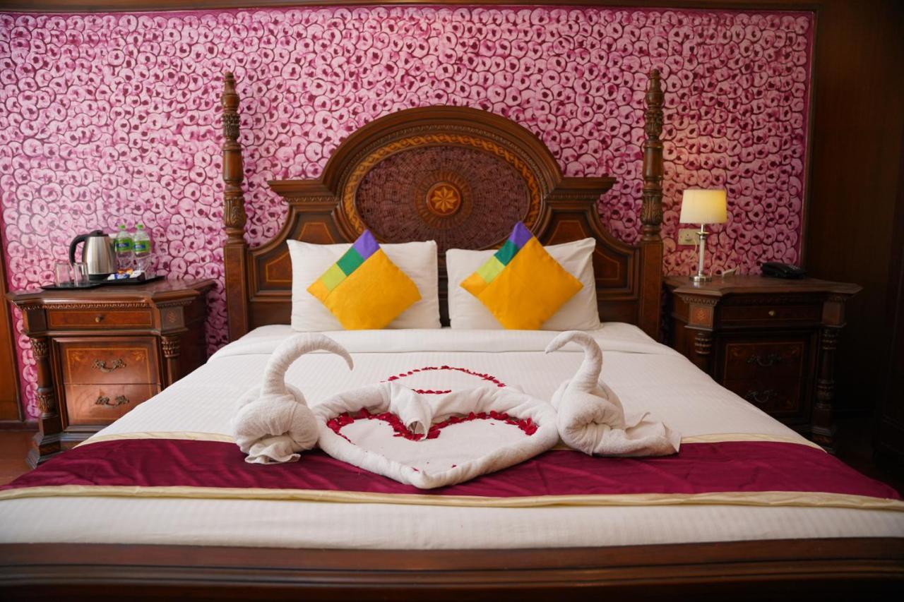 Hotel The Grand Plaza