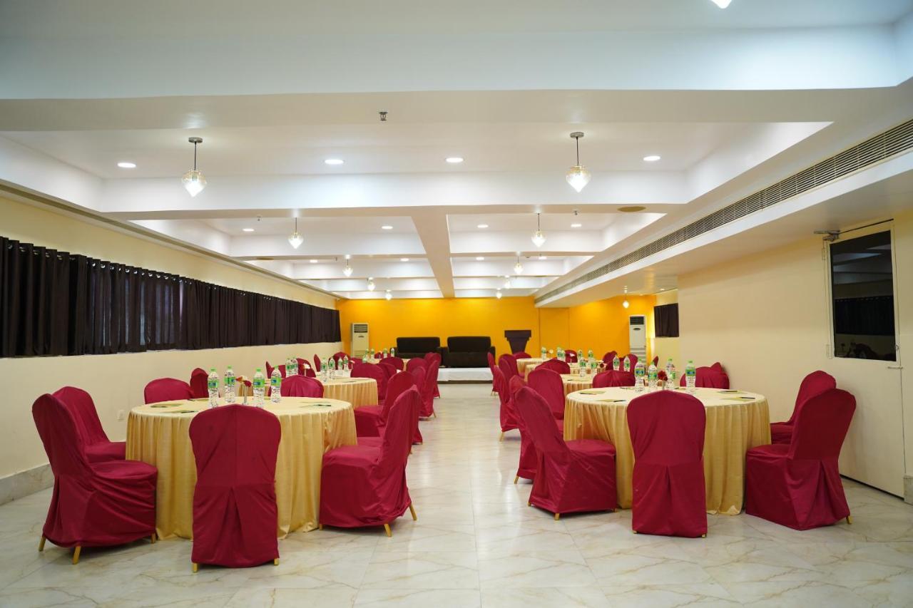 Hotel The Grand Plaza