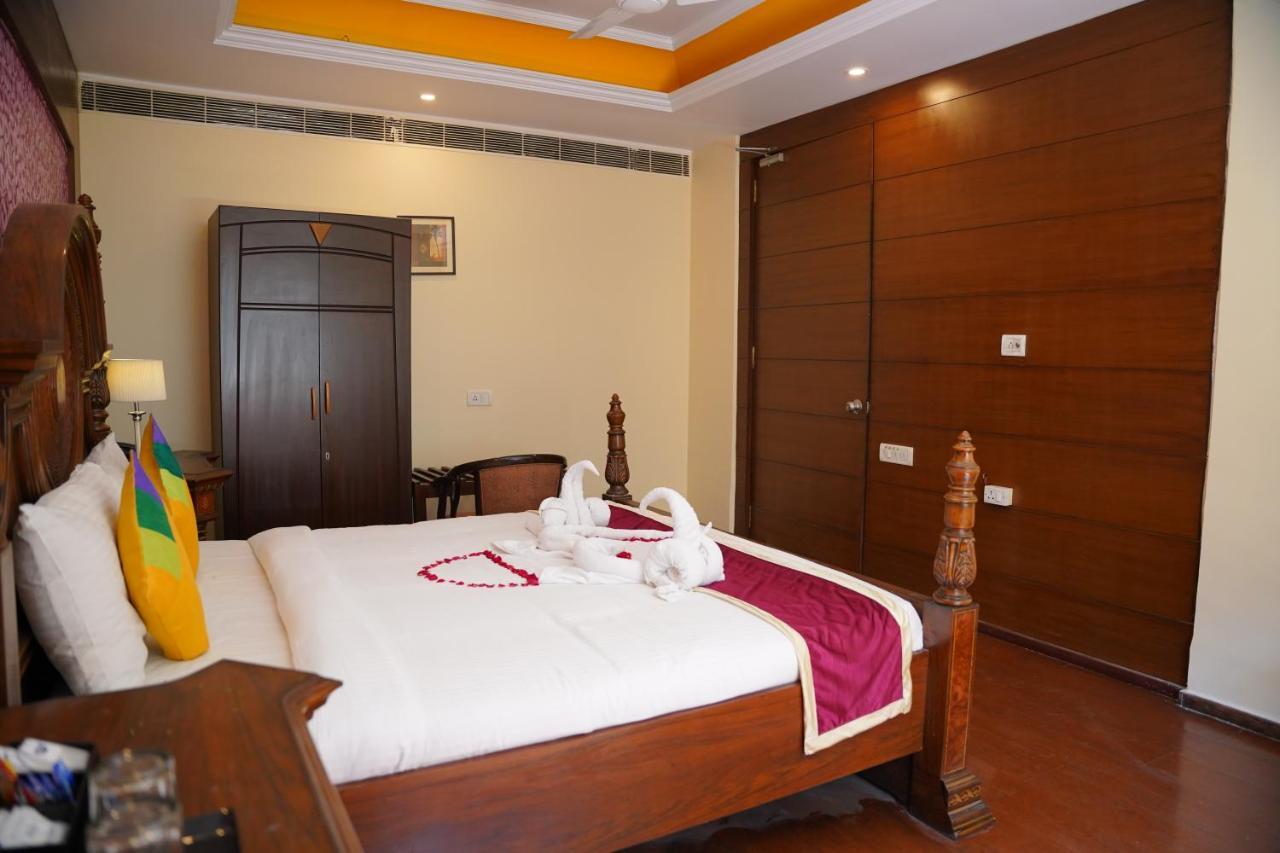 Hotel The Grand Plaza