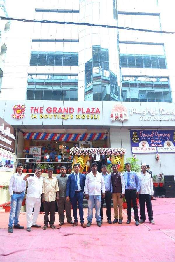 Hotel The Grand Plaza