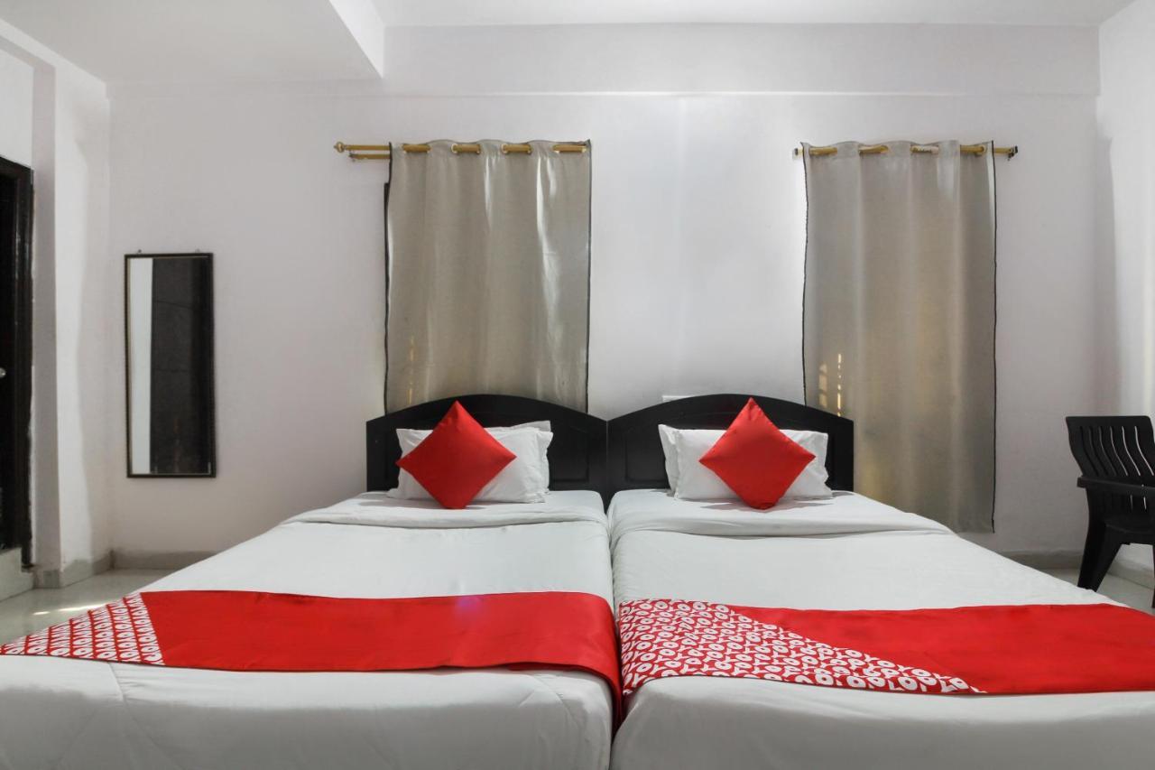 Oyo 71431 Polo 3* Hyderabad