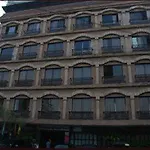 Belsons Taj Mahal Hotel