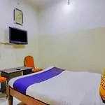 Spot On 78138 New Hi-Tech Lodge
