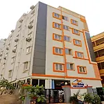 Itsy By Treebo - Royal Galaxy Kukatpally