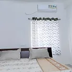 Servostay Fully Furnished 2 Bhk In Hafeezpet #102