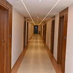 Grand Manor Suites