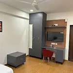 Palladium Luxury Suites Financial District Unit II