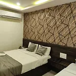Hotel O R Square