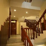 Hotel Kp Suites Metro