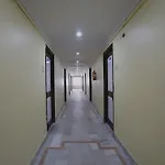 Oyo Flagship Goldhorn Hotels Mehdipatnam Near Snt Ann\'S College