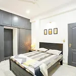 Luxury Room @ Banjarahills Near Care Hospitals