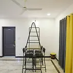 Luxury Room @ Banjarahills Near Care Hospitals